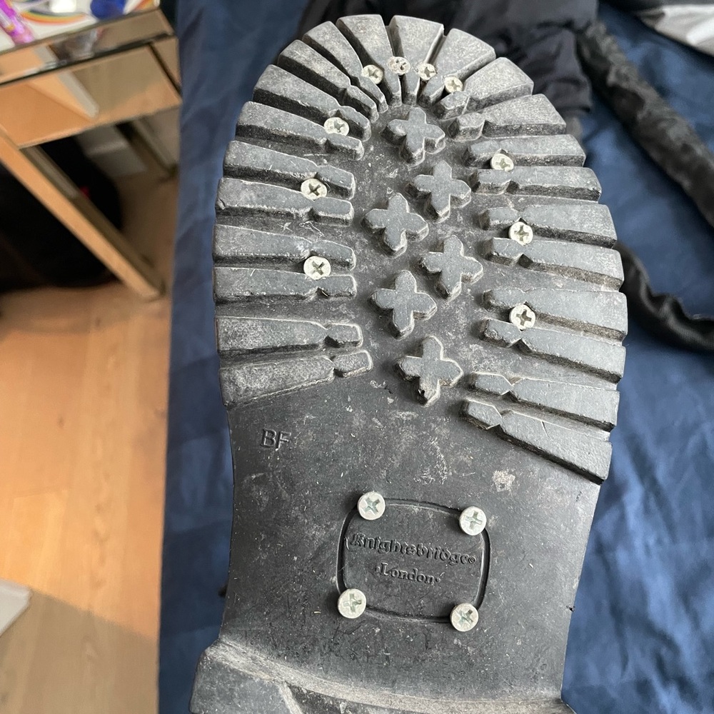 Knights Bridge London Boots - Picture 3 of 5